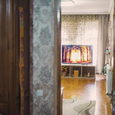 Mariamo'S Apartments Batumi Room photo